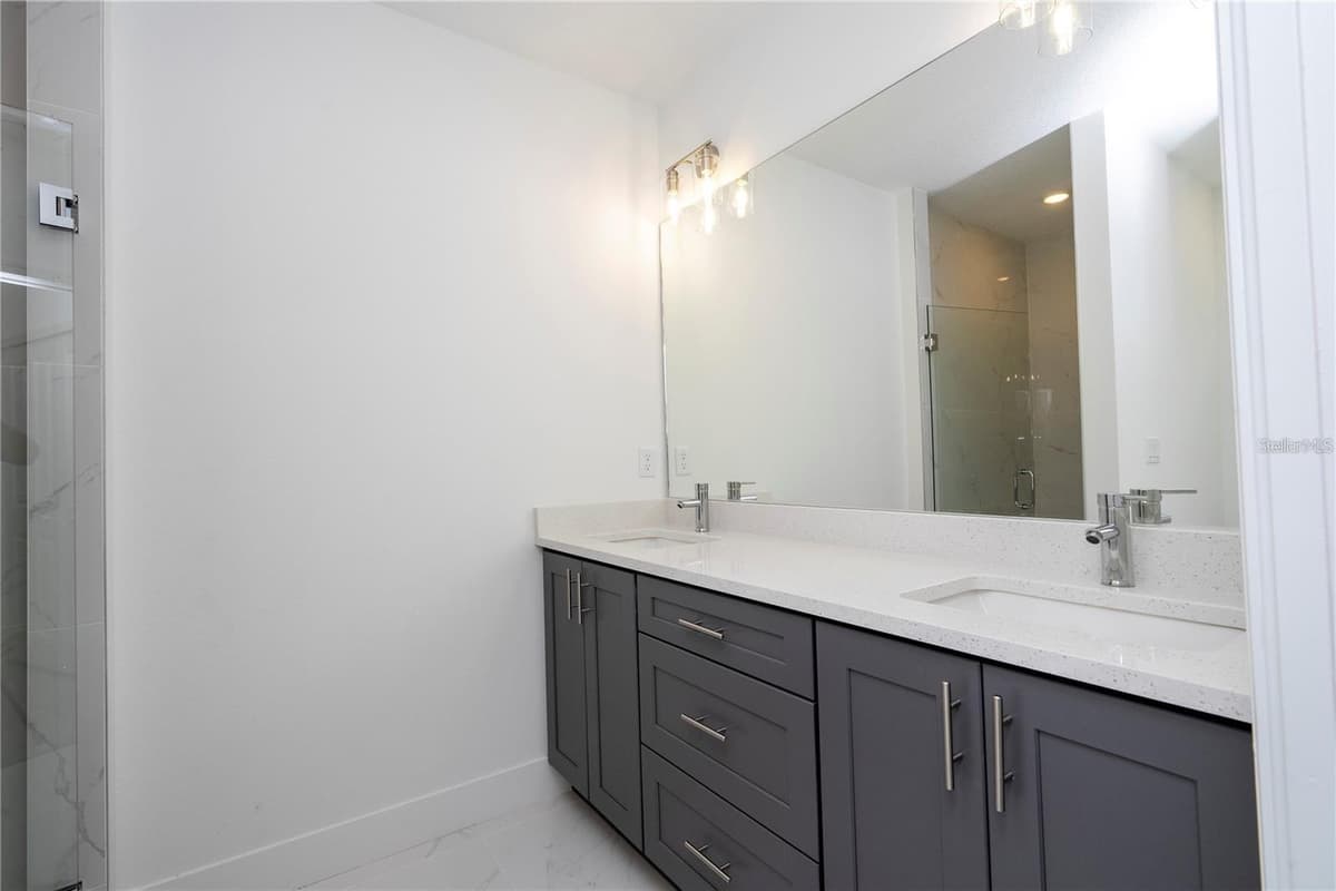 42021 TAMARAC STREET — photo 18 of 32