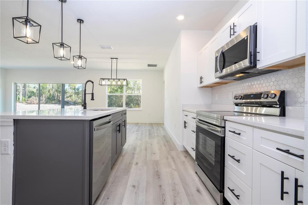 42021 TAMARAC STREET — photo 11 of 32