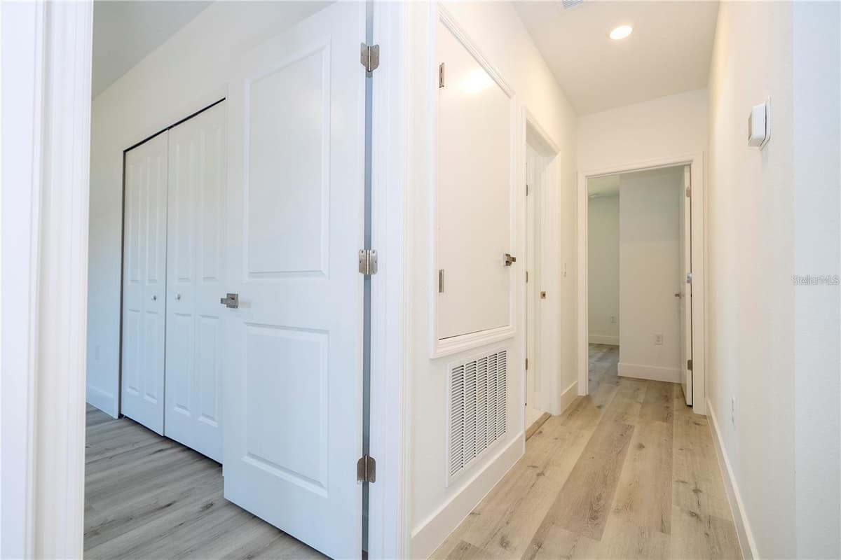 42021 TAMARAC STREET — photo 23 of 32