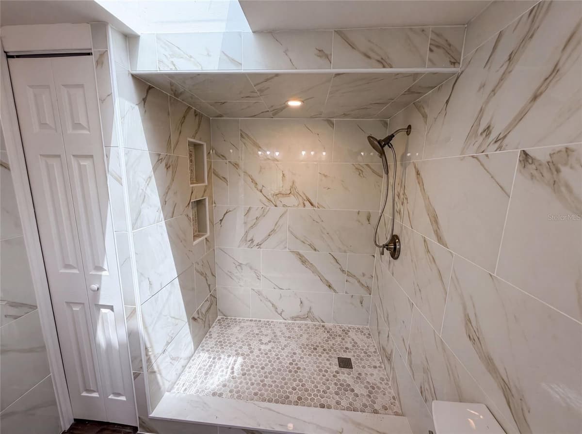 175 LAKE GENEVA ROAD — photo 11 of 27