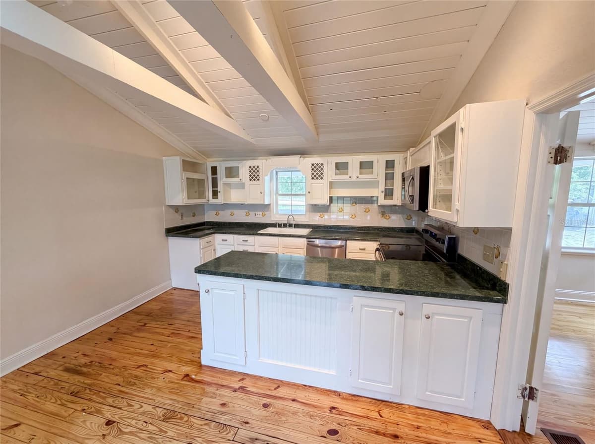 175 LAKE GENEVA ROAD — photo 17 of 27