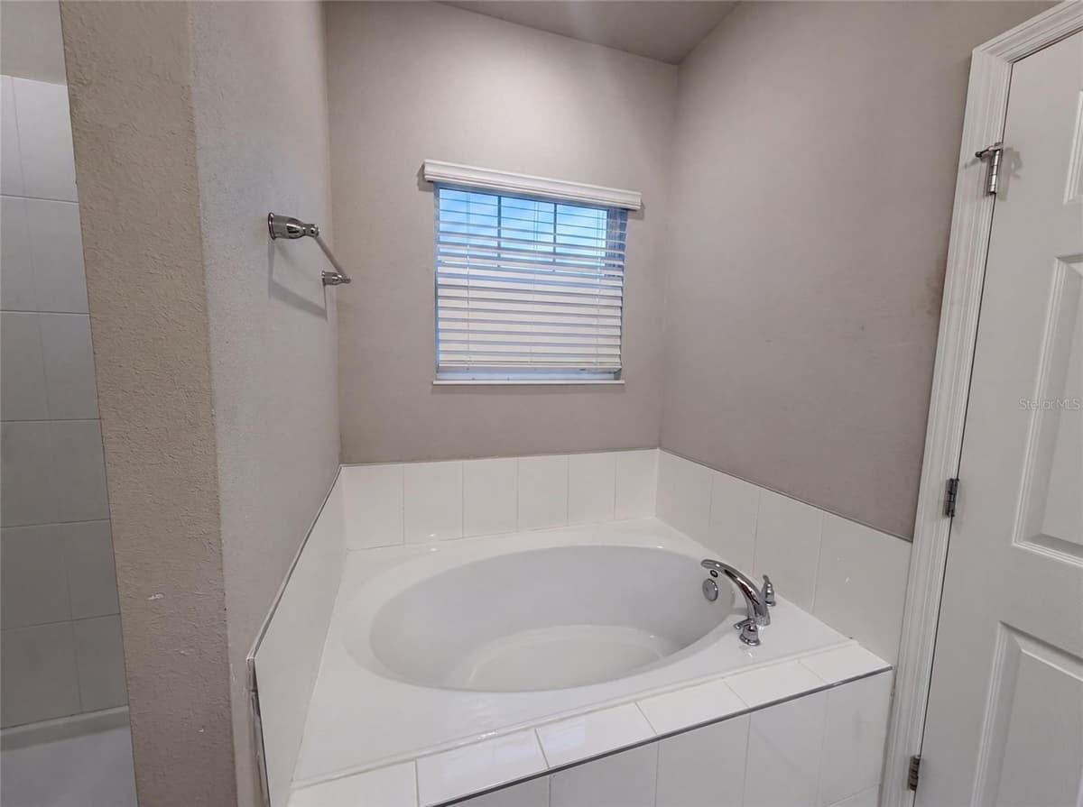 538 VENETIAN PALMS BOULEVARD — photo 11 of 20