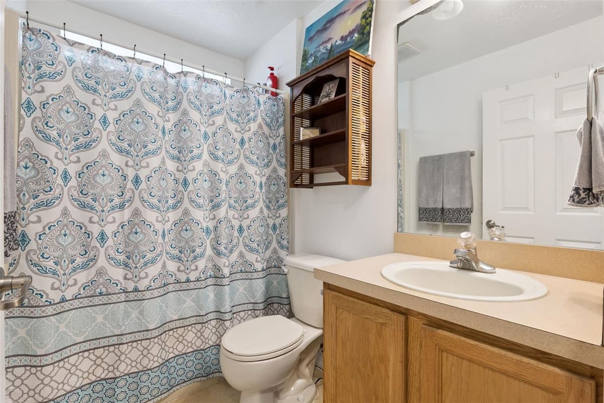 939 CLOVERLEAF BOULEVARD — photo 12 of 15