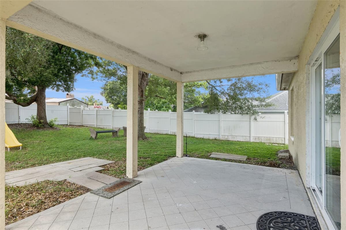 939 CLOVERLEAF BOULEVARD — photo 15 of 15