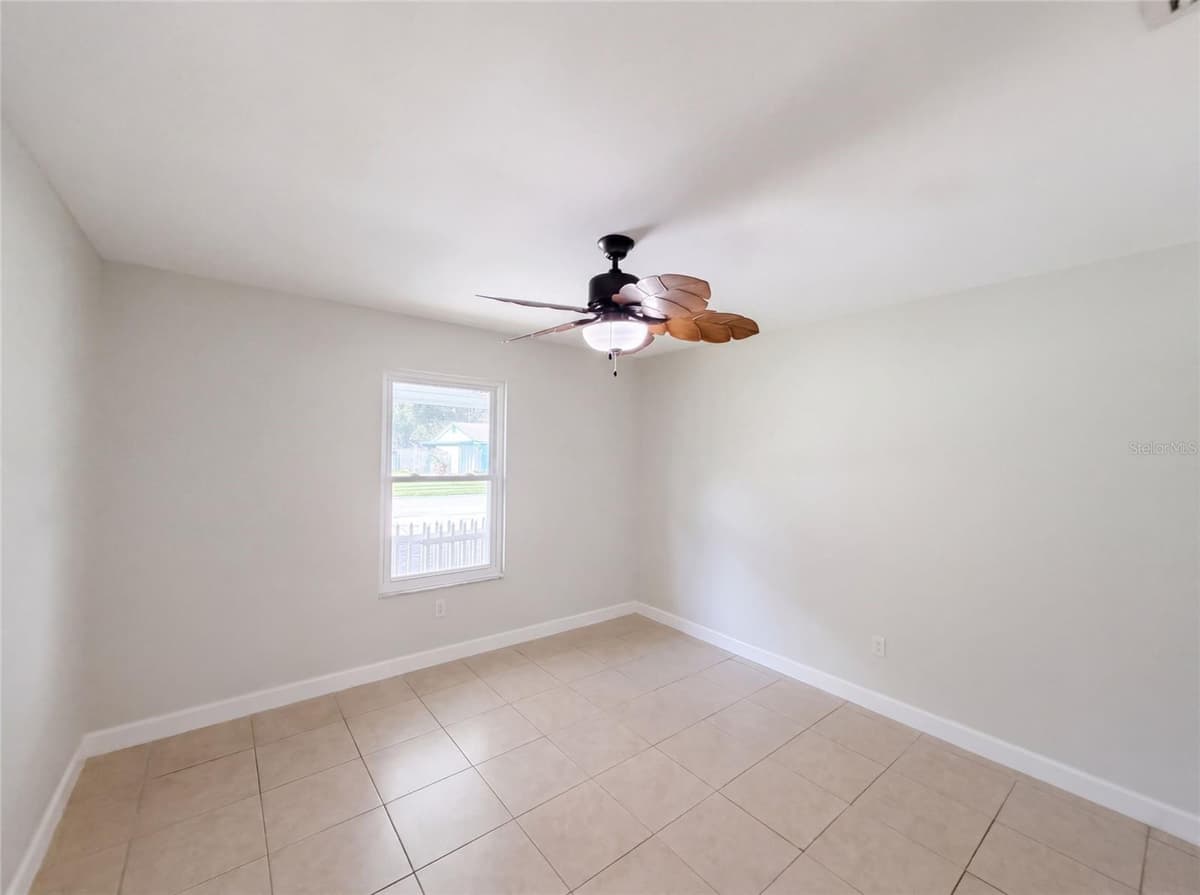 7233 THOMAS JEFFERSON CIRCLE — photo 6 of 18