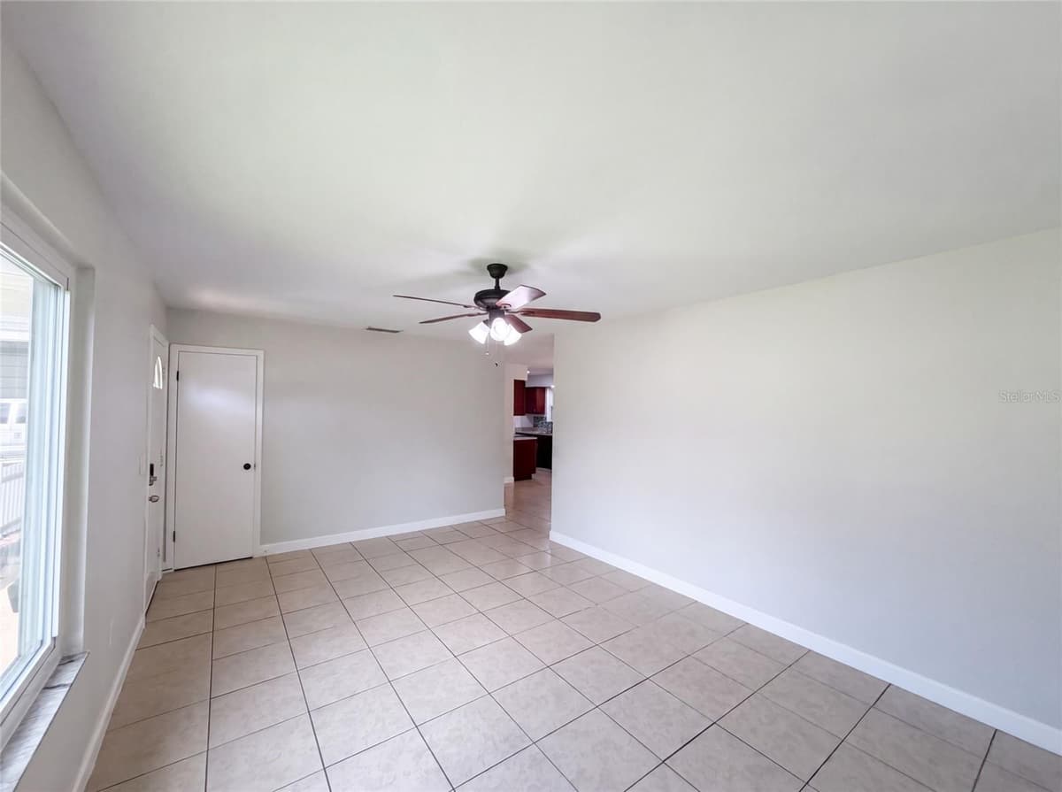 7233 THOMAS JEFFERSON CIRCLE — photo 13 of 18