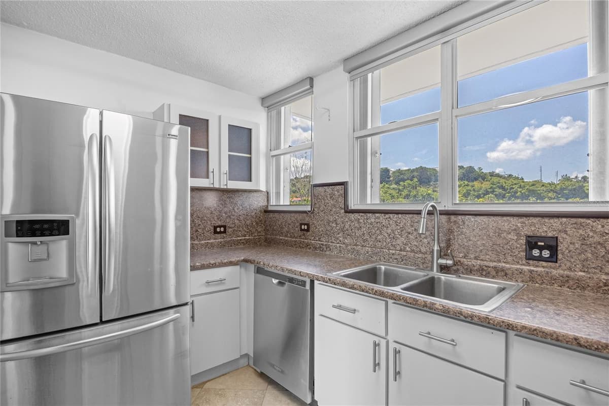 146 Ave Santa Ana BOSQUE DE LA VILLA DE TORRIMAR — photo 9 of 23