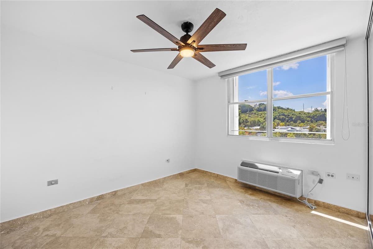 146 Ave Santa Ana BOSQUE DE LA VILLA DE TORRIMAR — photo 15 of 23