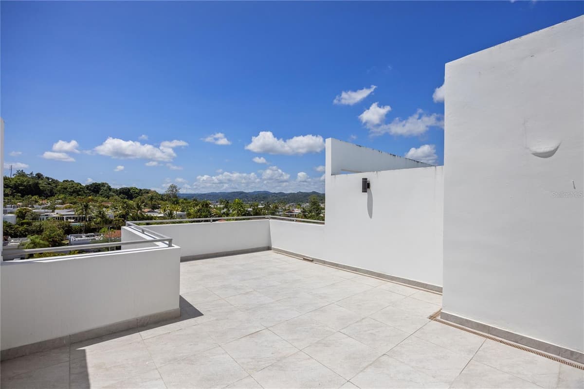 146 Ave Santa Ana BOSQUE DE LA VILLA DE TORRIMAR — photo 20 of 23