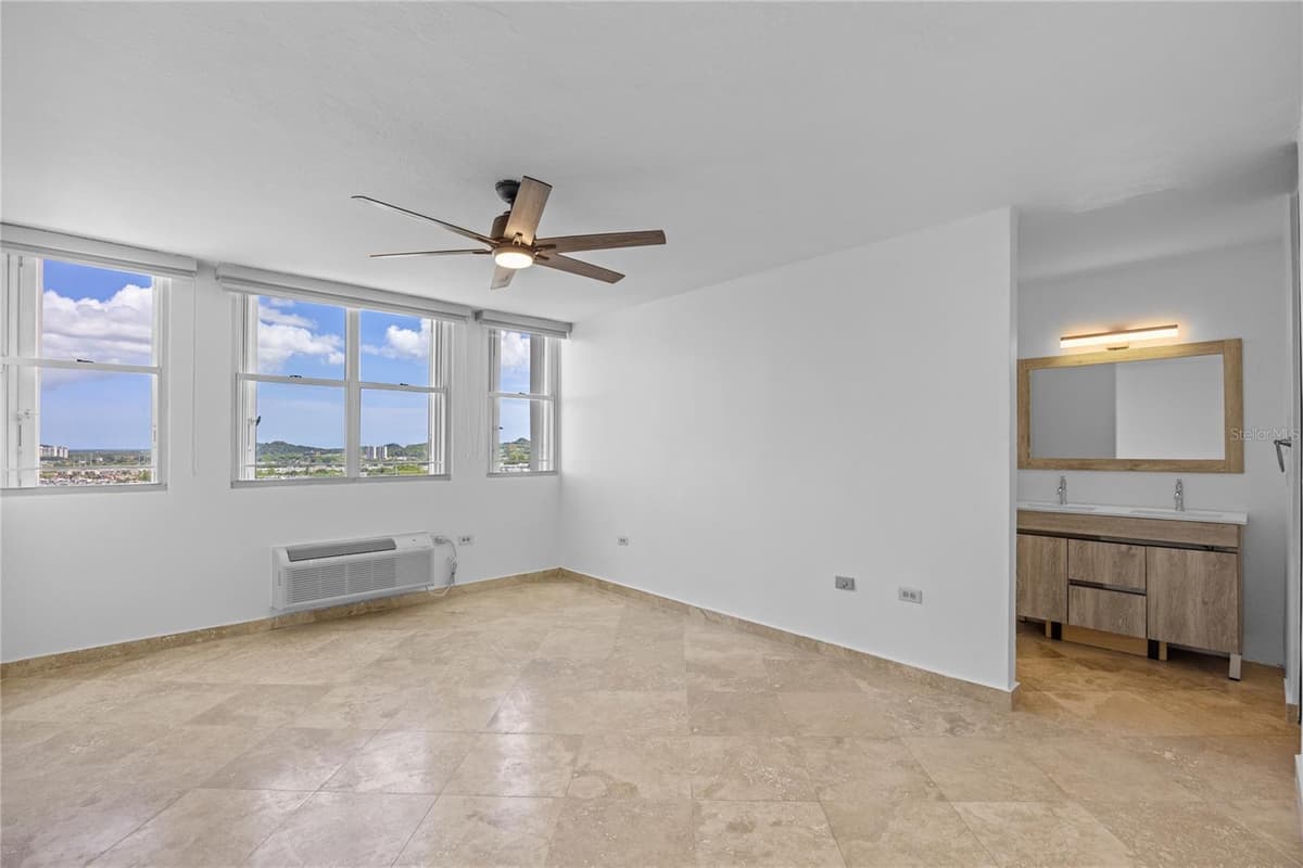 146 Ave Santa Ana BOSQUE DE LA VILLA DE TORRIMAR — photo 10 of 23
