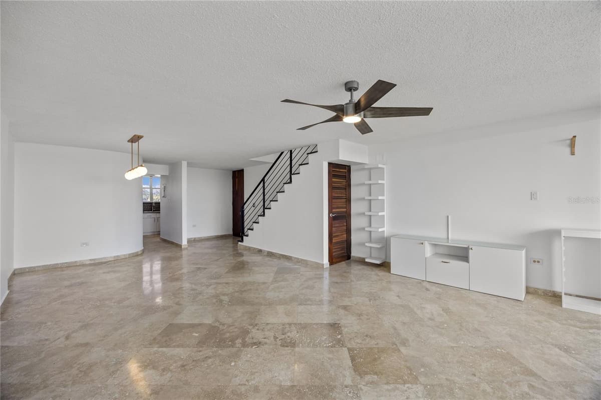 146 Ave Santa Ana BOSQUE DE LA VILLA DE TORRIMAR — photo 3 of 23
