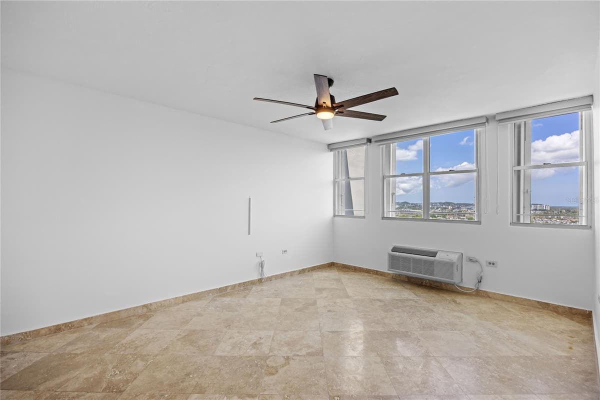 146 Ave Santa Ana BOSQUE DE LA VILLA DE TORRIMAR — photo 11 of 23