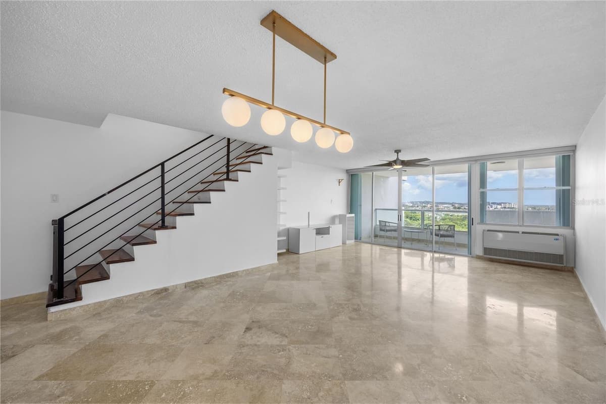 146 Ave Santa Ana BOSQUE DE LA VILLA DE TORRIMAR — photo 2 of 23