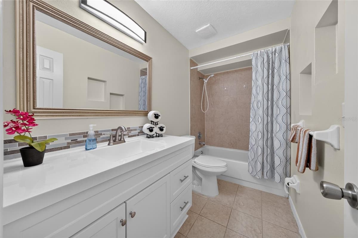 827 FORESTWOOD DRIVE — photo 17 of 23