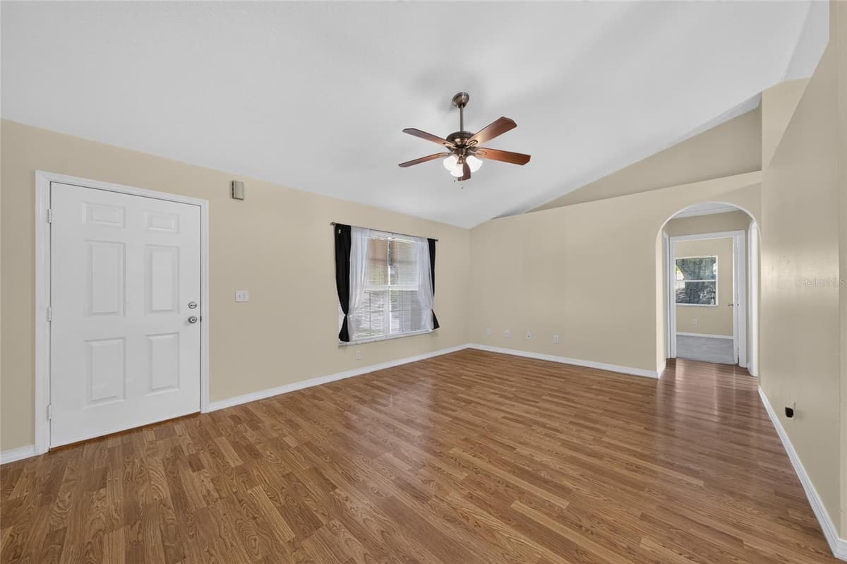 827 FORESTWOOD DRIVE — photo 4 of 23