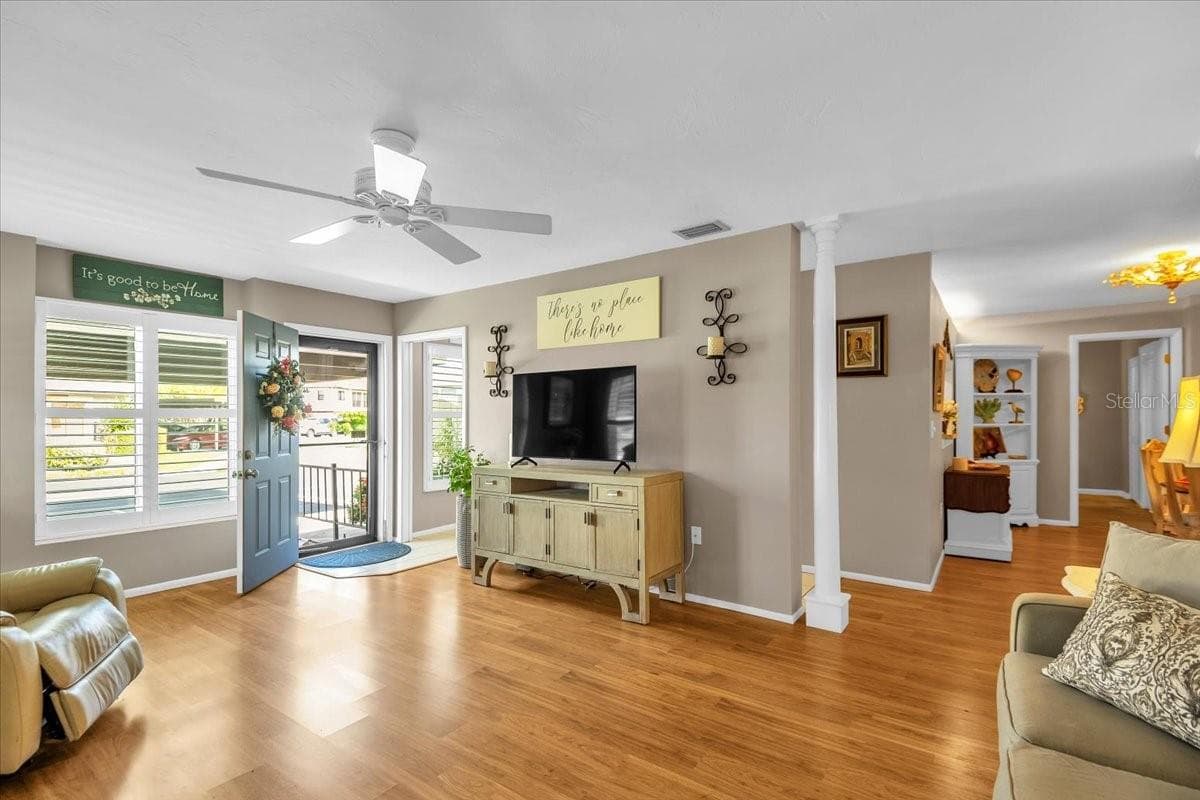 2823 72ND STREET COURT — photo 7 of 36