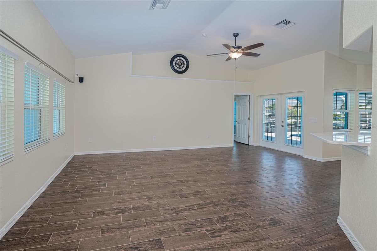 206 WATERWAY DRIVE — photo 11 of 56