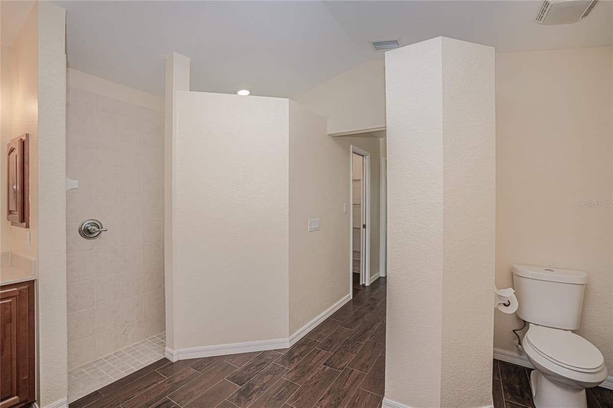 206 WATERWAY DRIVE — photo 30 of 56