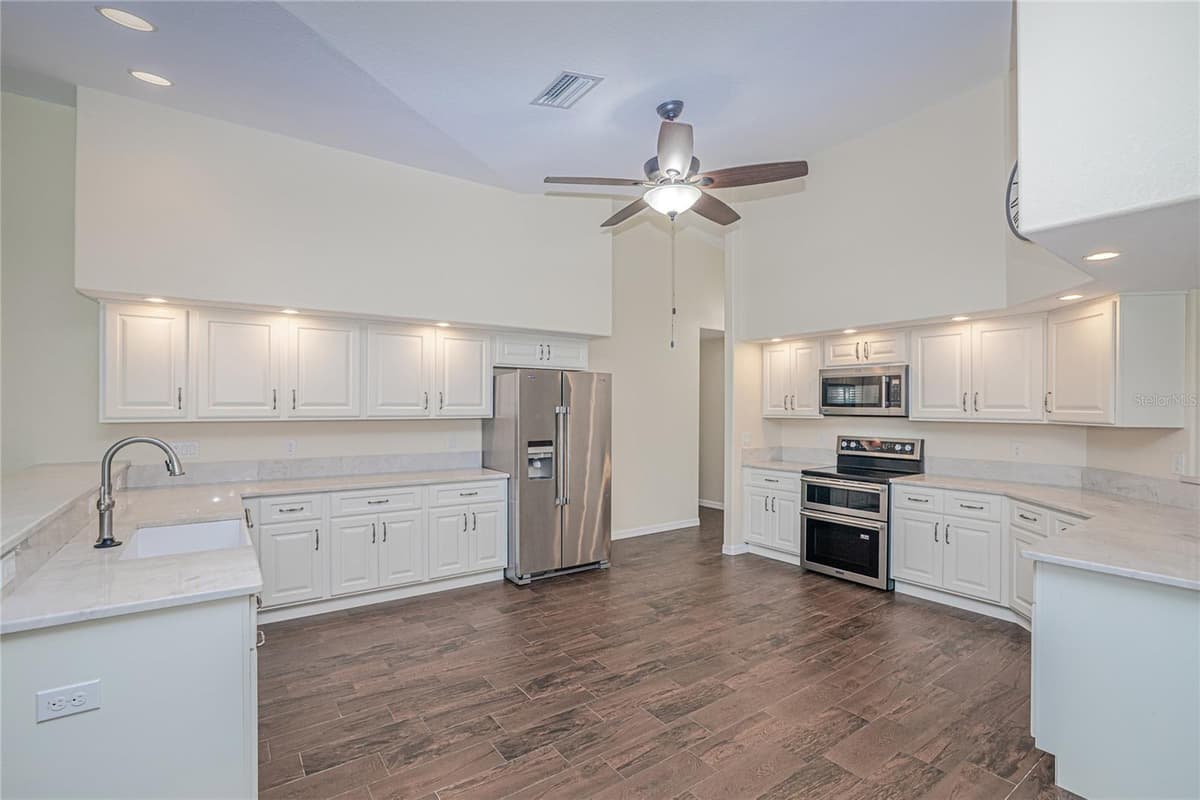 206 WATERWAY DRIVE — photo 2 of 56