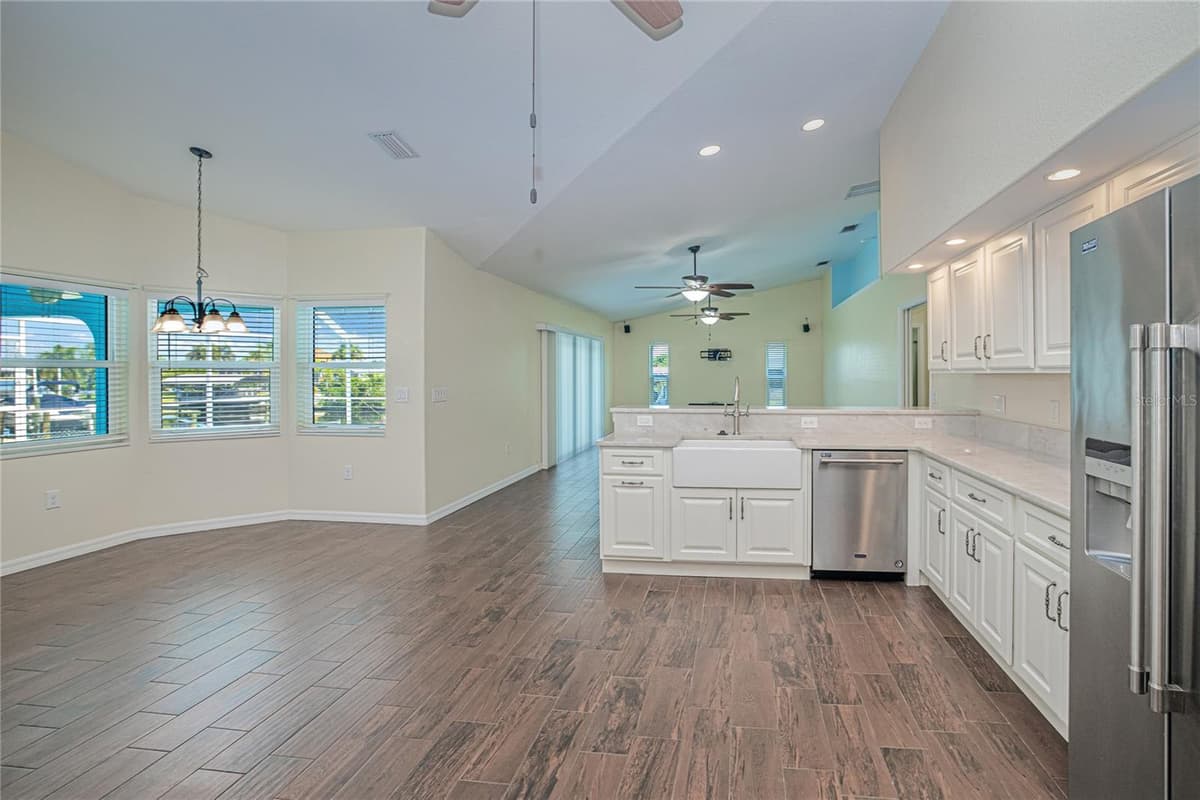 206 WATERWAY DRIVE — photo 19 of 56