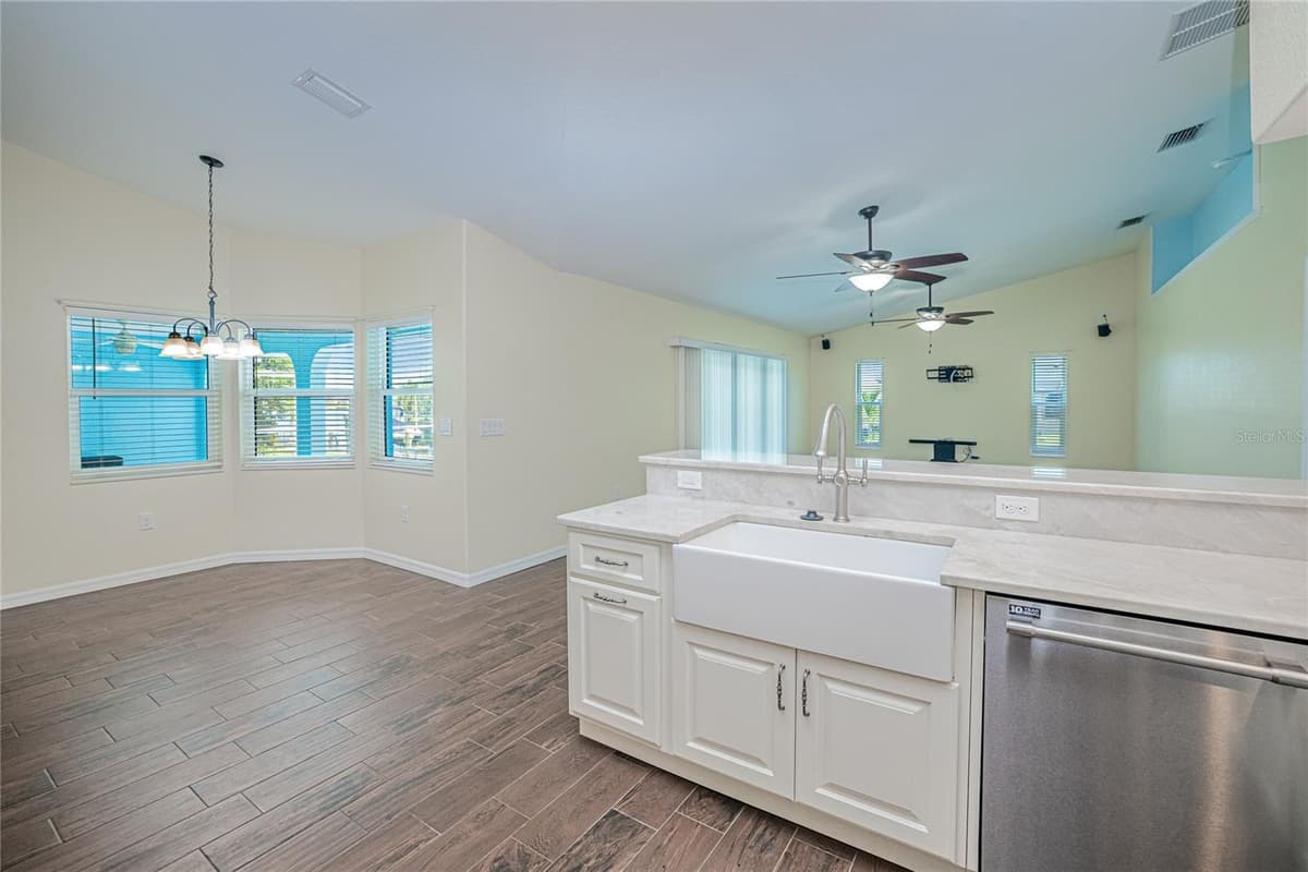206 WATERWAY DRIVE — photo 16 of 56