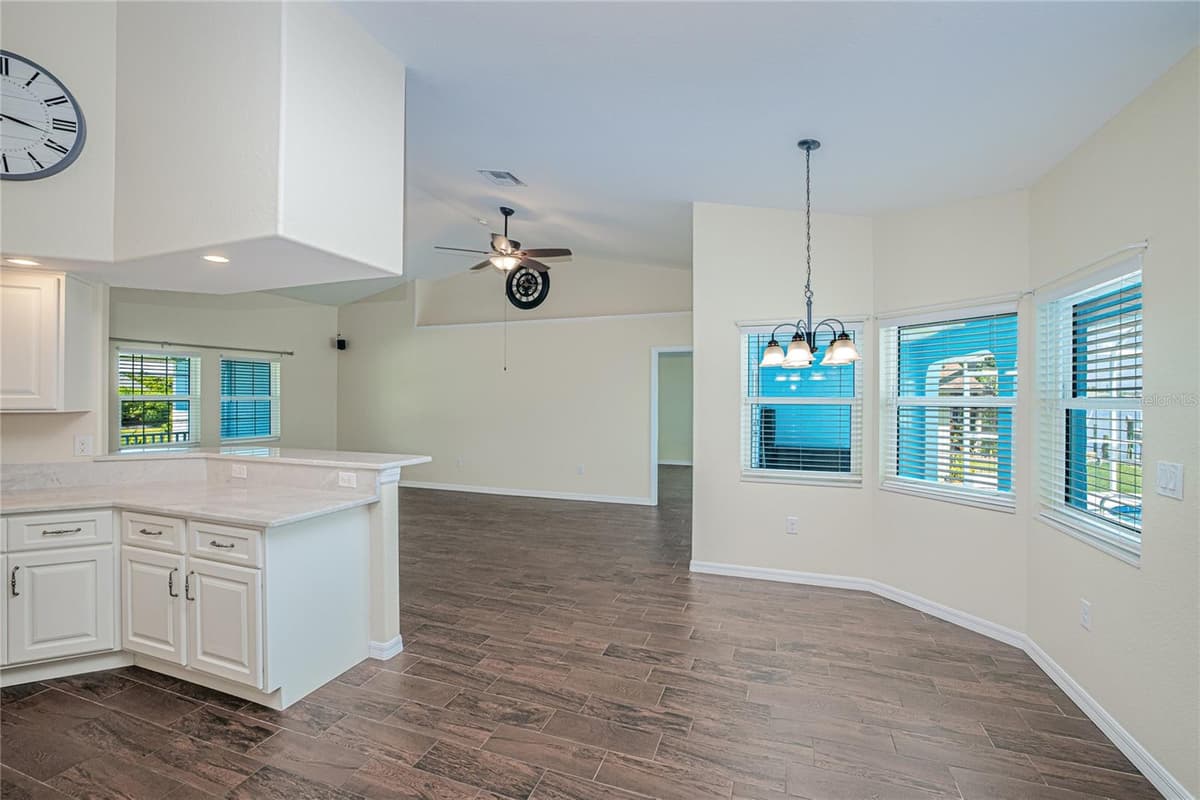 206 WATERWAY DRIVE — photo 17 of 56