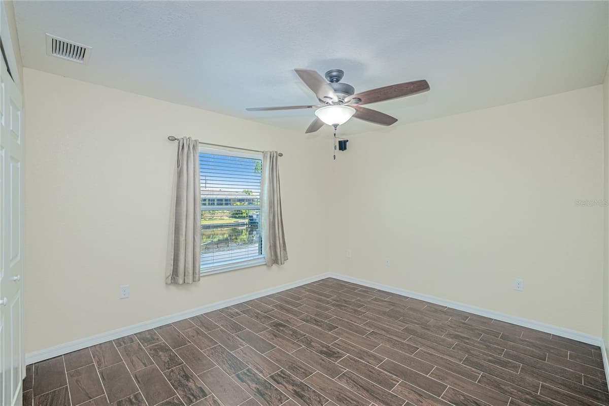 206 WATERWAY DRIVE — photo 38 of 56