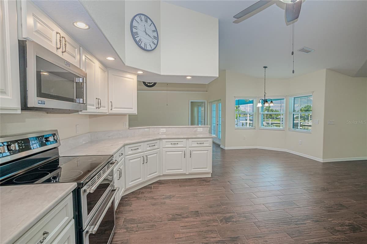 206 WATERWAY DRIVE — photo 15 of 56