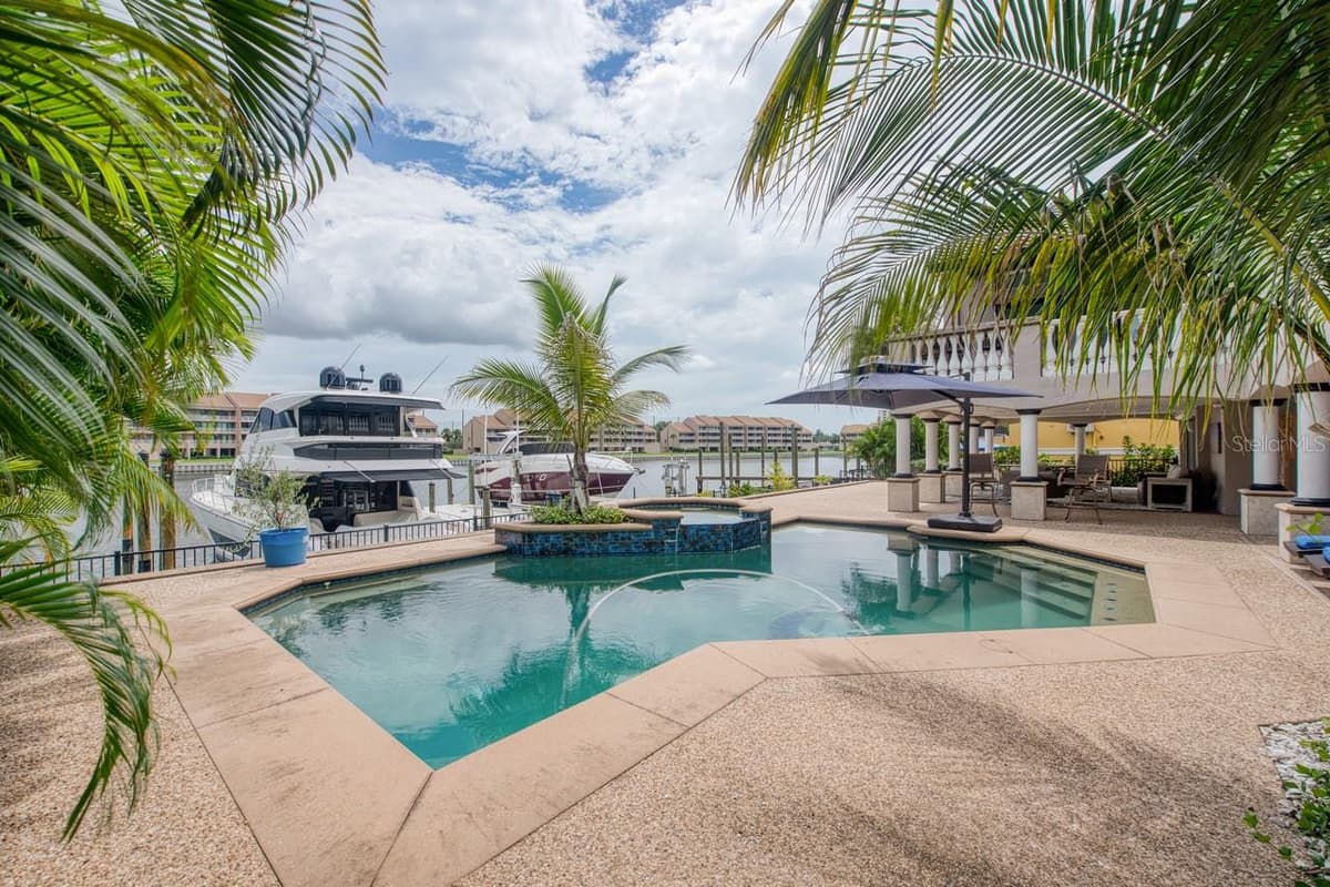 6113 PASADENA POINT BOULEVARD — photo 79 of 92