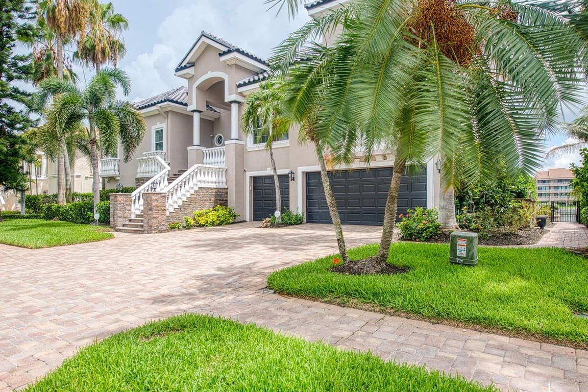 6113 PASADENA POINT BOULEVARD — photo 3 of 92