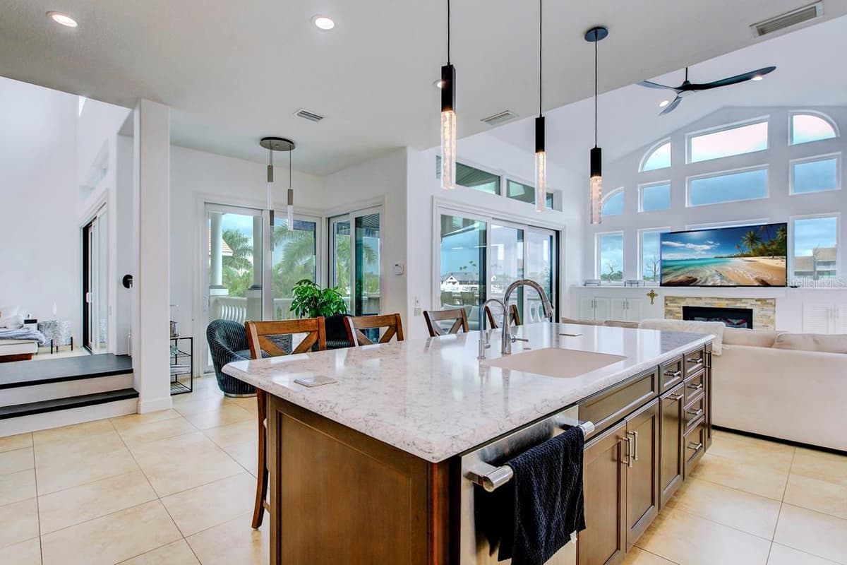 6113 PASADENA POINT BOULEVARD — photo 35 of 92