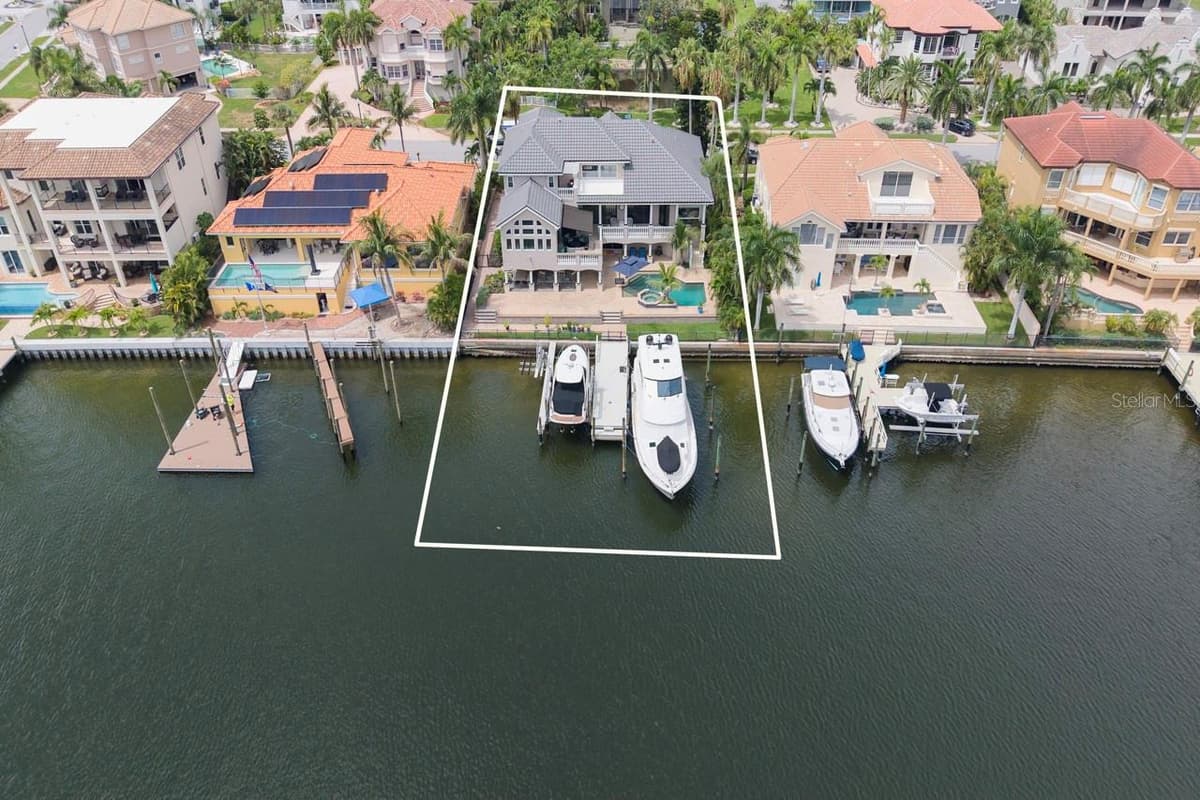 6113 PASADENA POINT BOULEVARD — photo 4 of 92