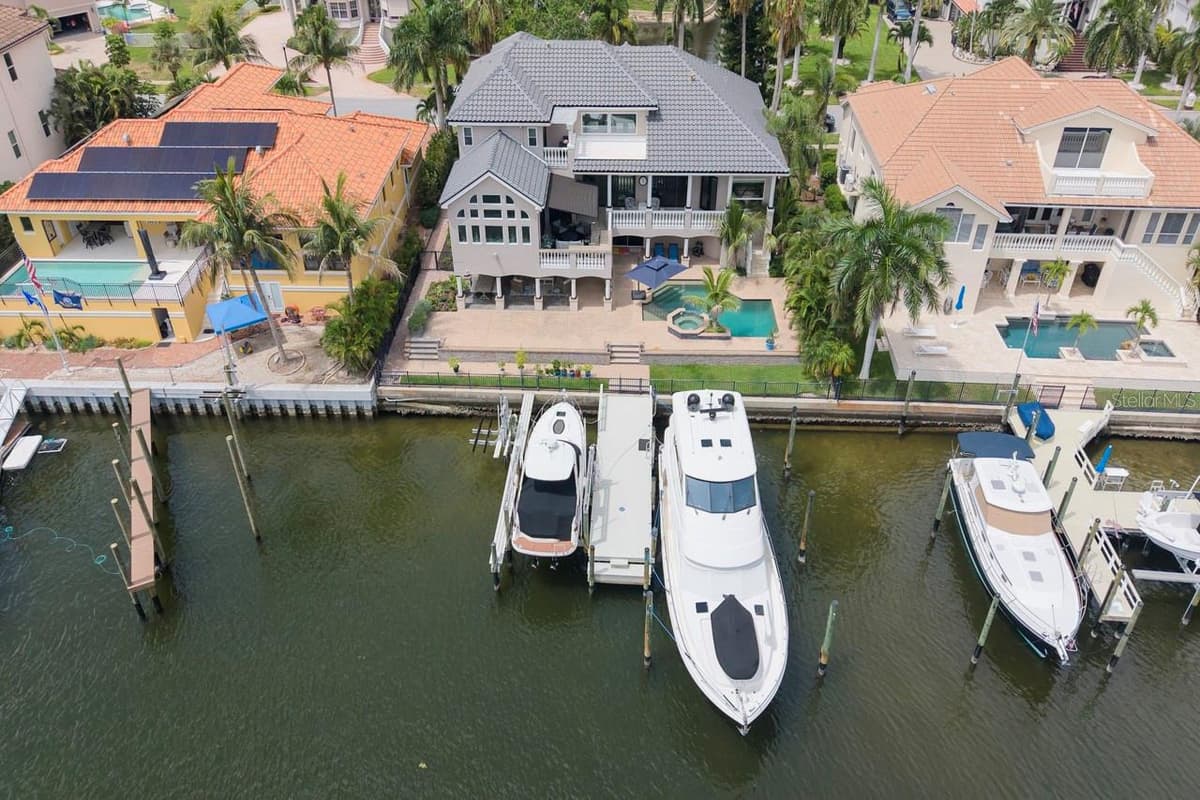 6113 PASADENA POINT BOULEVARD — photo 5 of 92