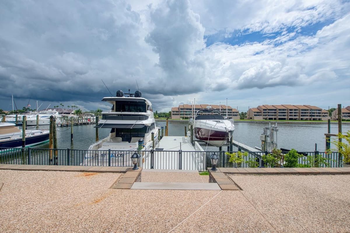 6113 PASADENA POINT BOULEVARD — photo 84 of 92