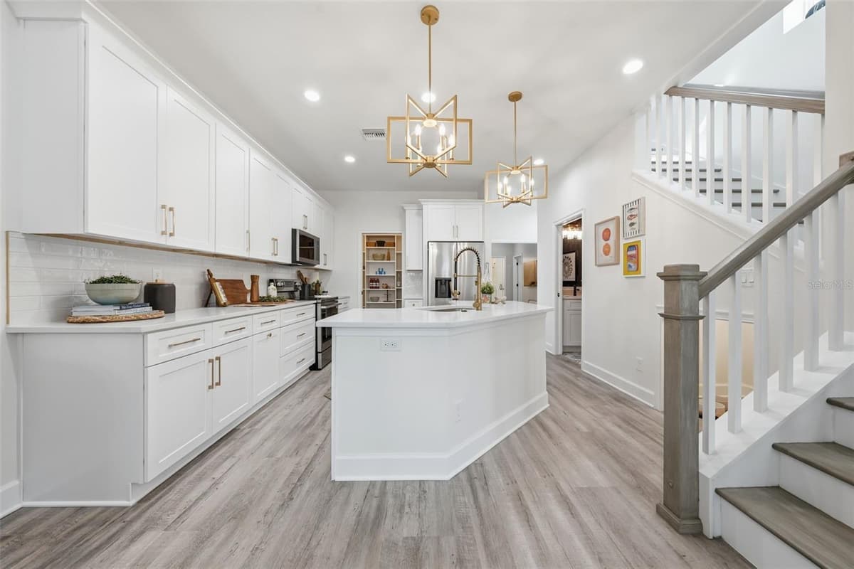 1012 FARMSTEAD STREET — photo 2 of 37