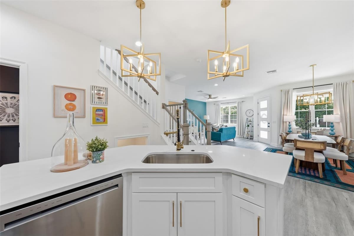 1012 FARMSTEAD STREET — photo 4 of 37