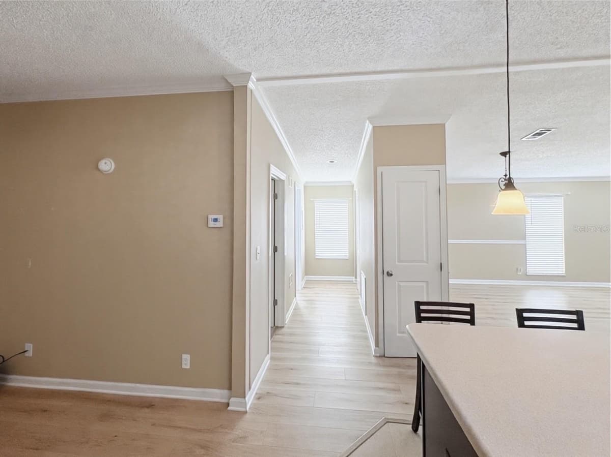 601 ROBIN LANE — photo 13 of 29
