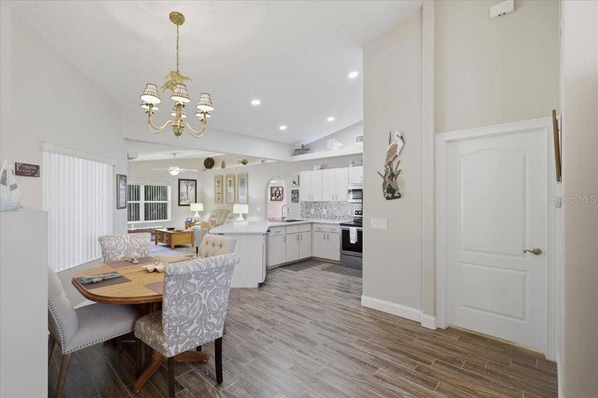 13 BAYSIDE DRIVE — photo 15 of 48
