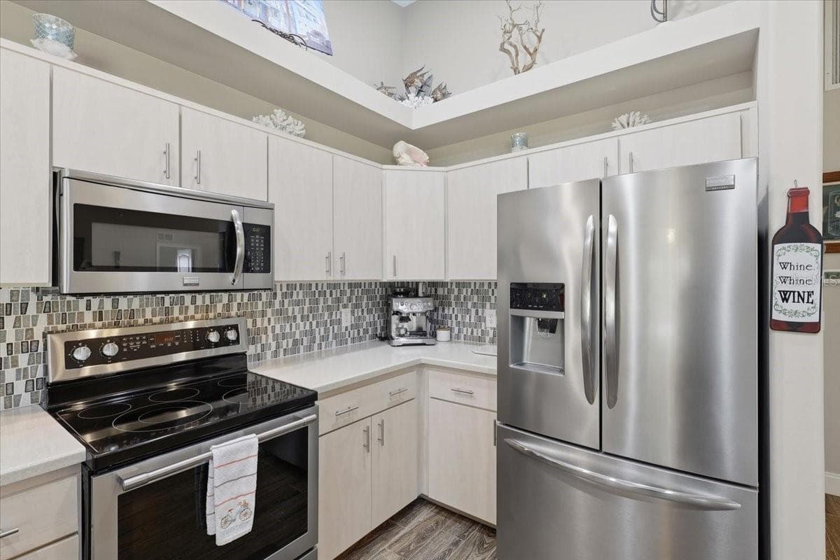 13 BAYSIDE DRIVE — photo 10 of 48