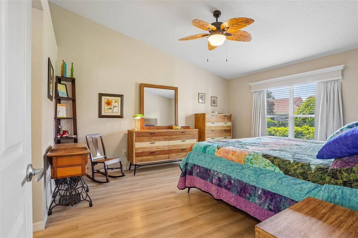 5105 HARBOUR DRIVE — photo 15 of 57