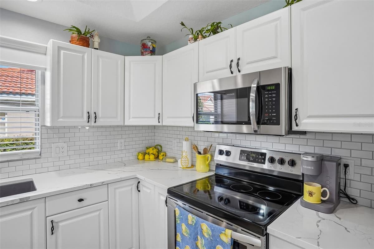 5105 HARBOUR DRIVE — photo 13 of 57