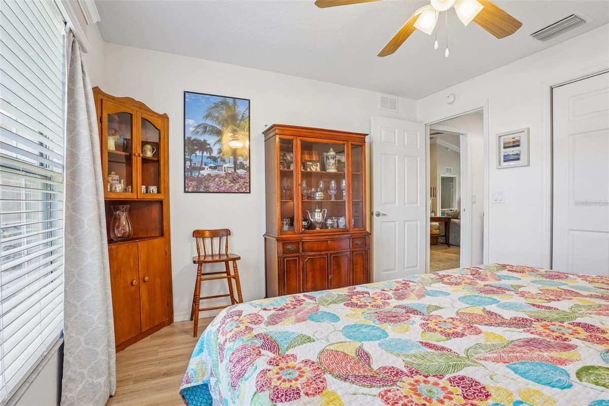5105 HARBOUR DRIVE — photo 22 of 57