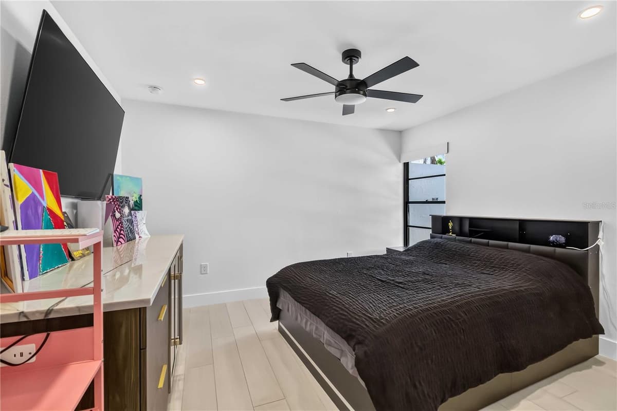 4134 EASTWOOD DRIVE — photo 13 of 31