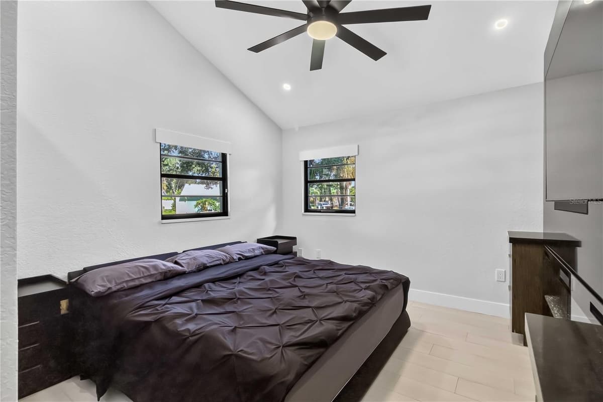 4134 EASTWOOD DRIVE — photo 21 of 31