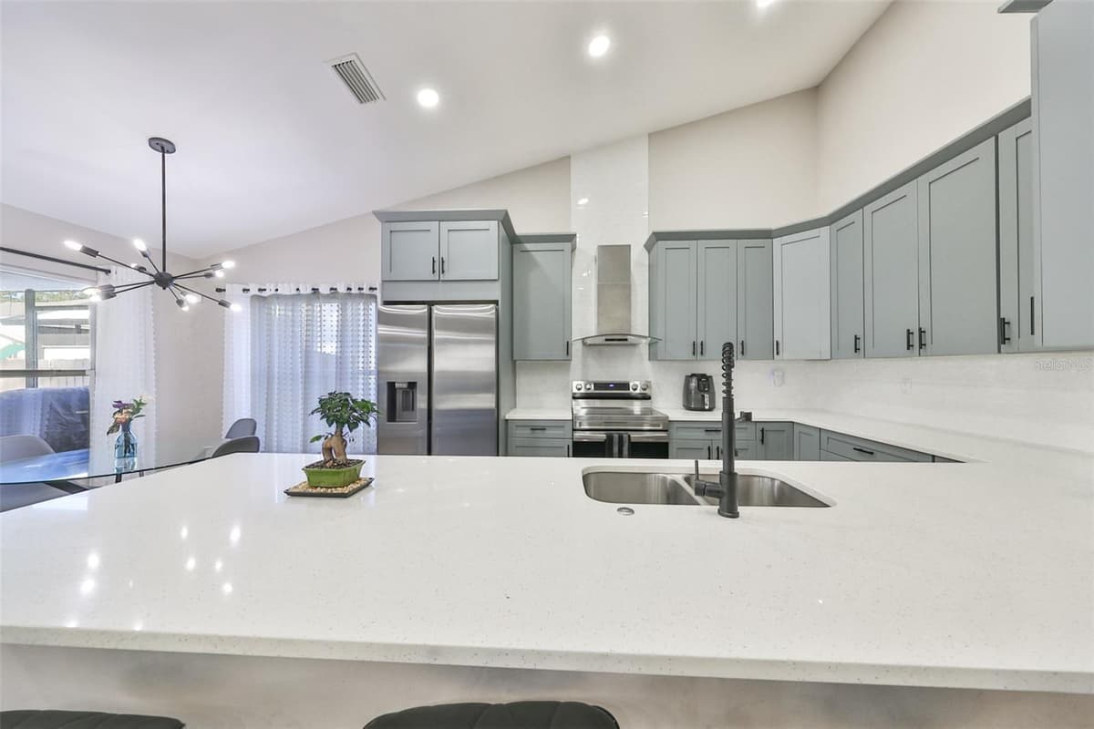 9309 HAMPSHIRE PARK DRIVE — photo 18 of 45