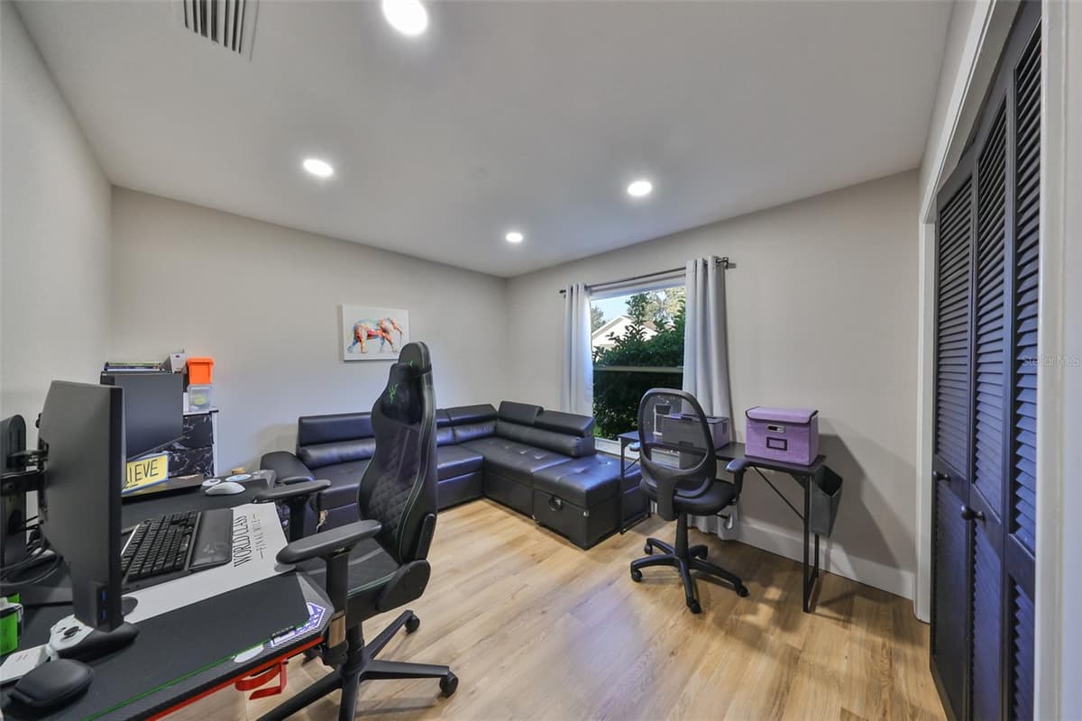 9309 HAMPSHIRE PARK DRIVE — photo 34 of 45