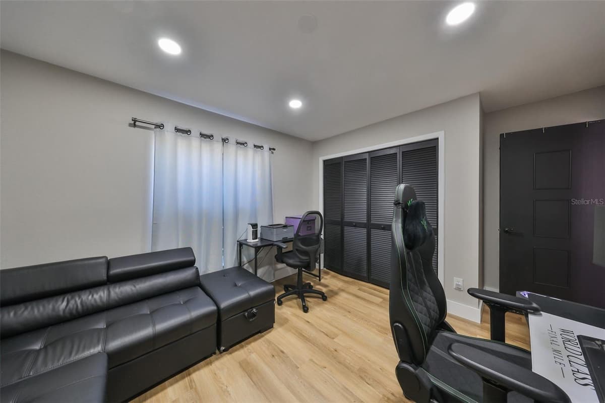 9309 HAMPSHIRE PARK DRIVE — photo 32 of 45