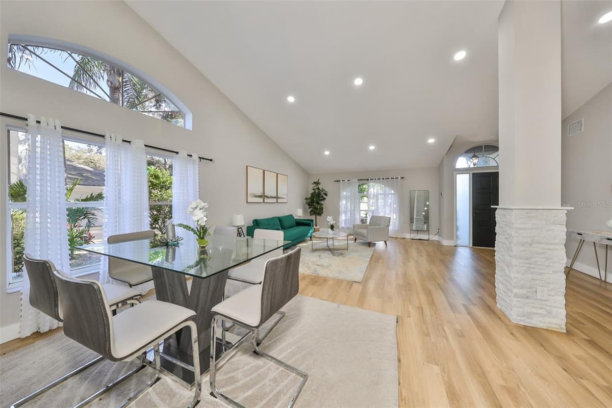 9309 HAMPSHIRE PARK DRIVE — photo 6 of 45