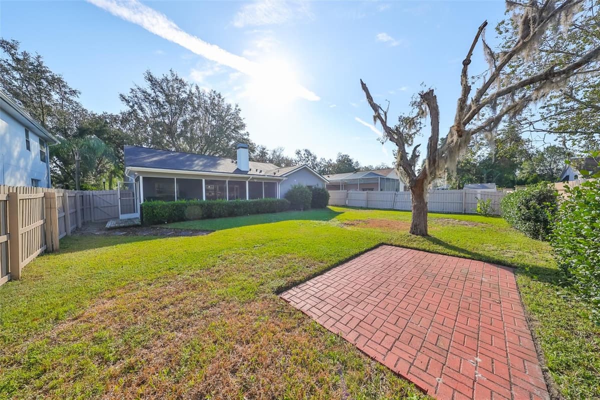 9309 HAMPSHIRE PARK DRIVE — photo 38 of 45