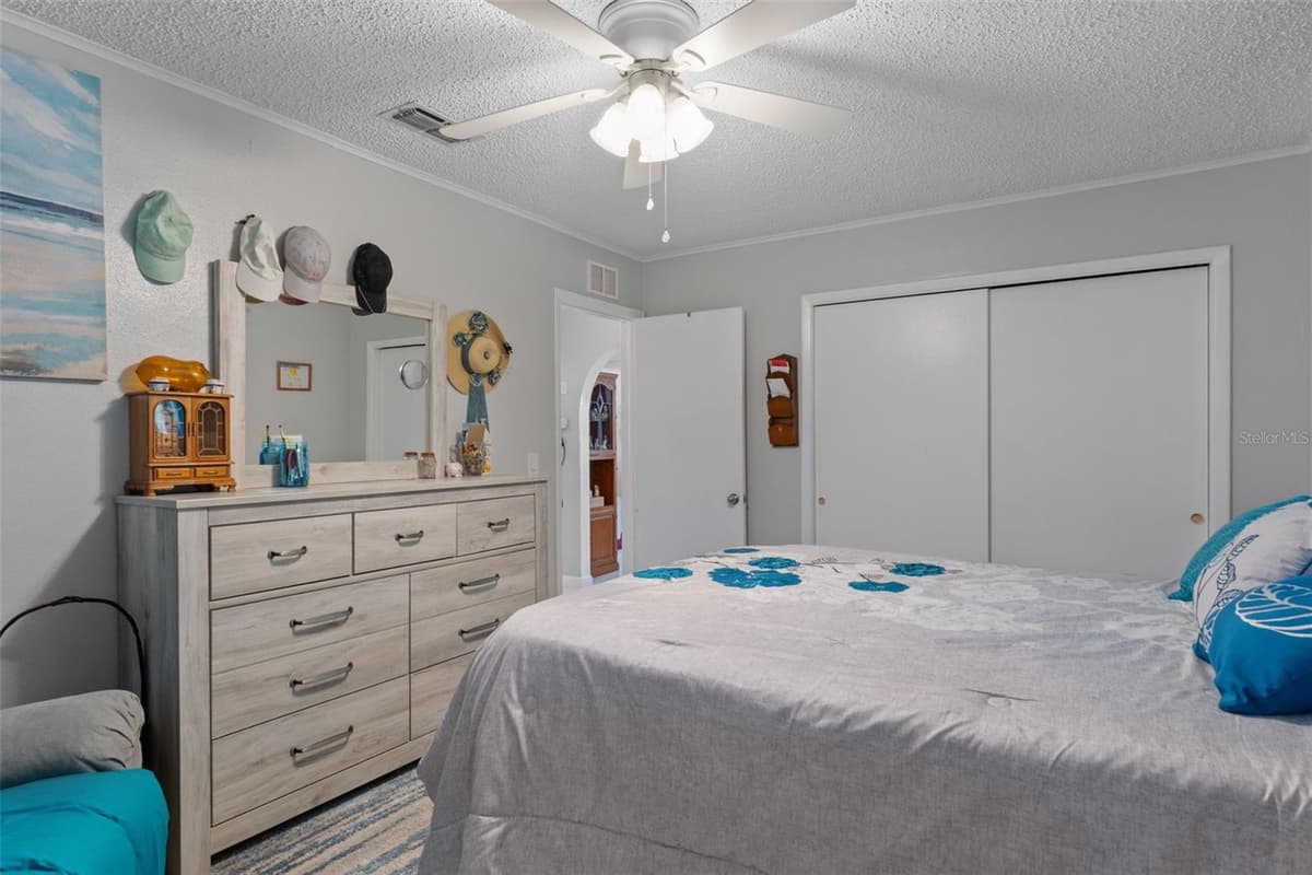 3367 APOPKA AVENUE — photo 35 of 54